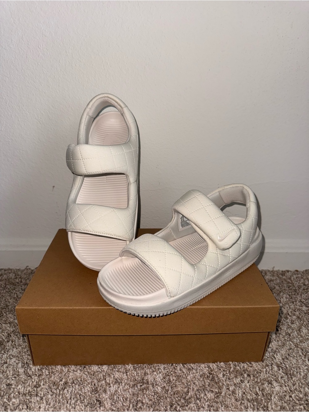 Nike Calm Sandal SE Womens Sz 9 Phantom Off White Quilted Slides HJ9000-001